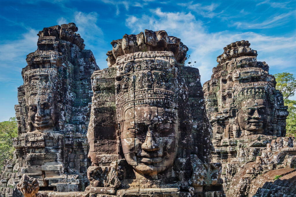 Estatuas típicas del parque arqueológico de Angkor en Siem Reap, Camboya 