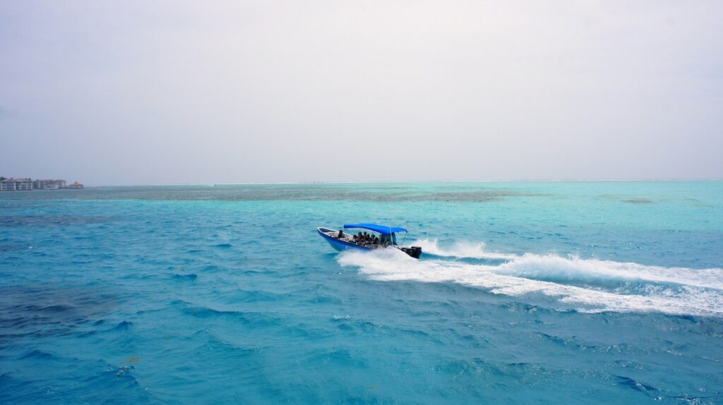 Una excursión en lancha en San Andrés, Colombia