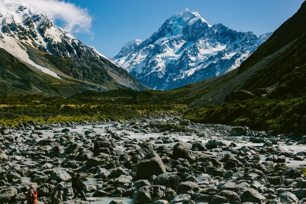 Pico nevado de Mount Cook en la Isla Norte de Nueva Zelanda 