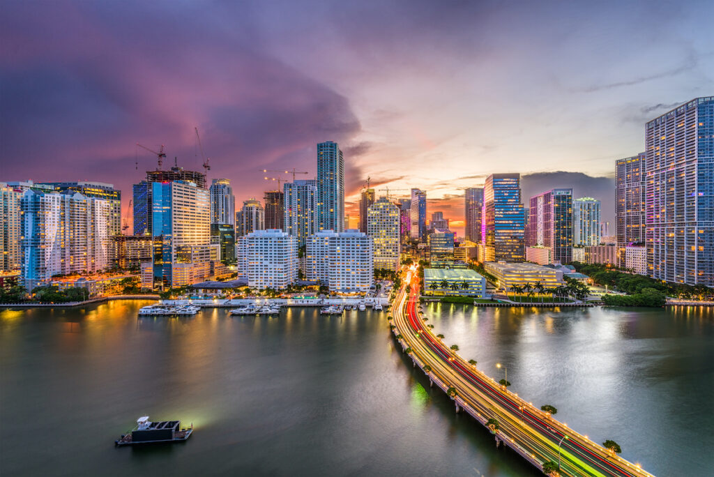 Vista aérea de Biscayne Bay en Miami, Florida