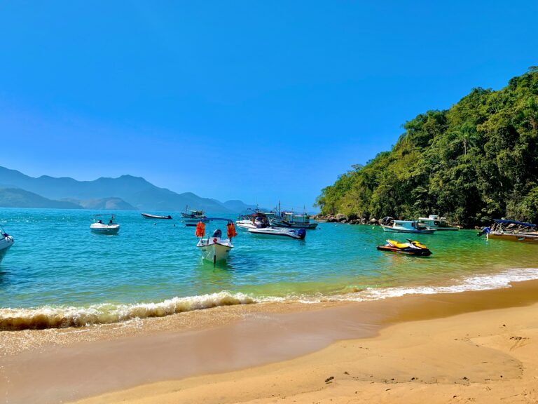 Cuatro destinos en el Estado de Río de Janeiro: Ilha Grande, Angra dos Reis, Búzios y Arraial do Cabo