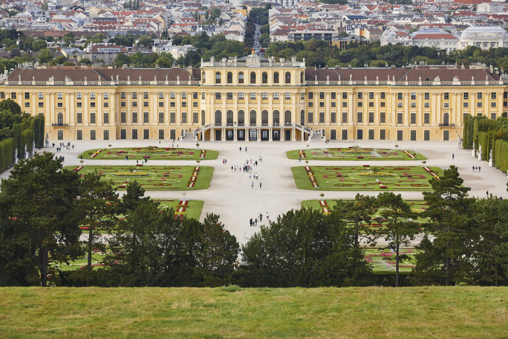 Vista aérea del Palacio de Schönbrunn en Viena