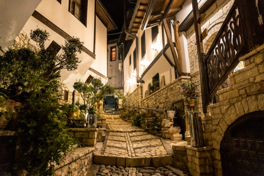 Calles tradicionales de Albania, herencia del imperio otomano