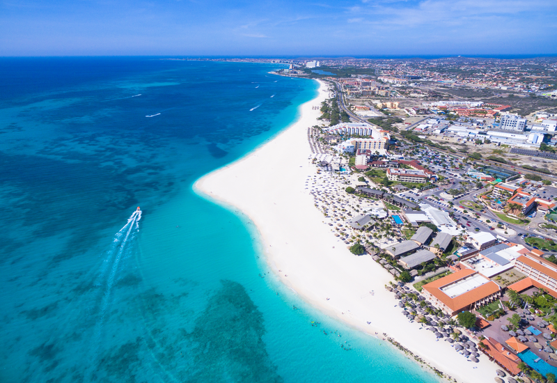 Vista aérea de Aruba en el Caribe