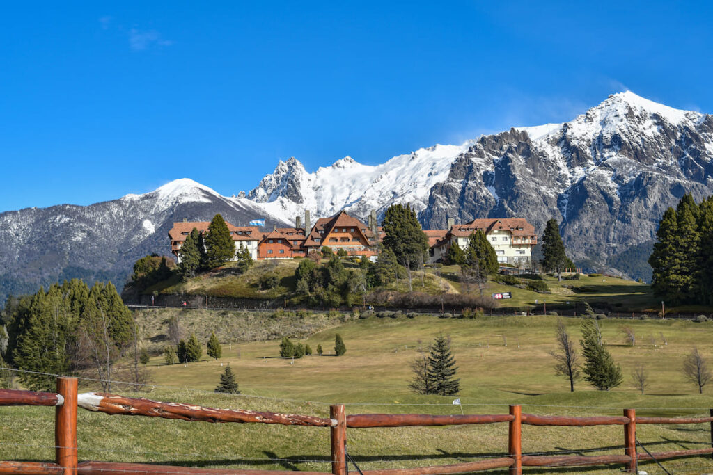 Icónico Hotel Llao Llao en Bariloche, sur de Argentina