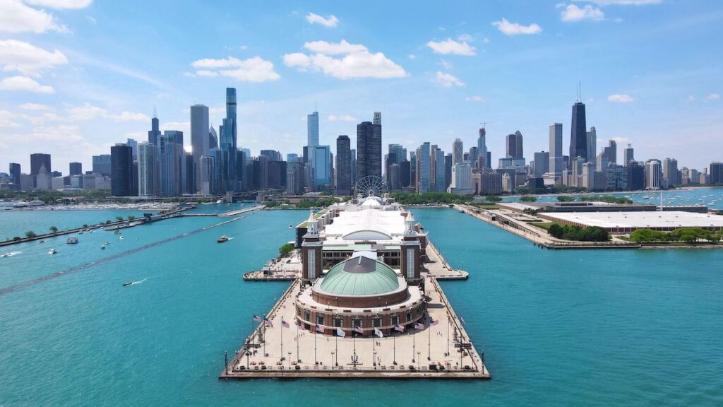 Vista aérea de Navy Pier en Chicago, Estados Unidos