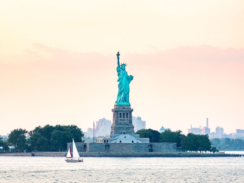 Vista de la estatua de la libertad en Nueva York