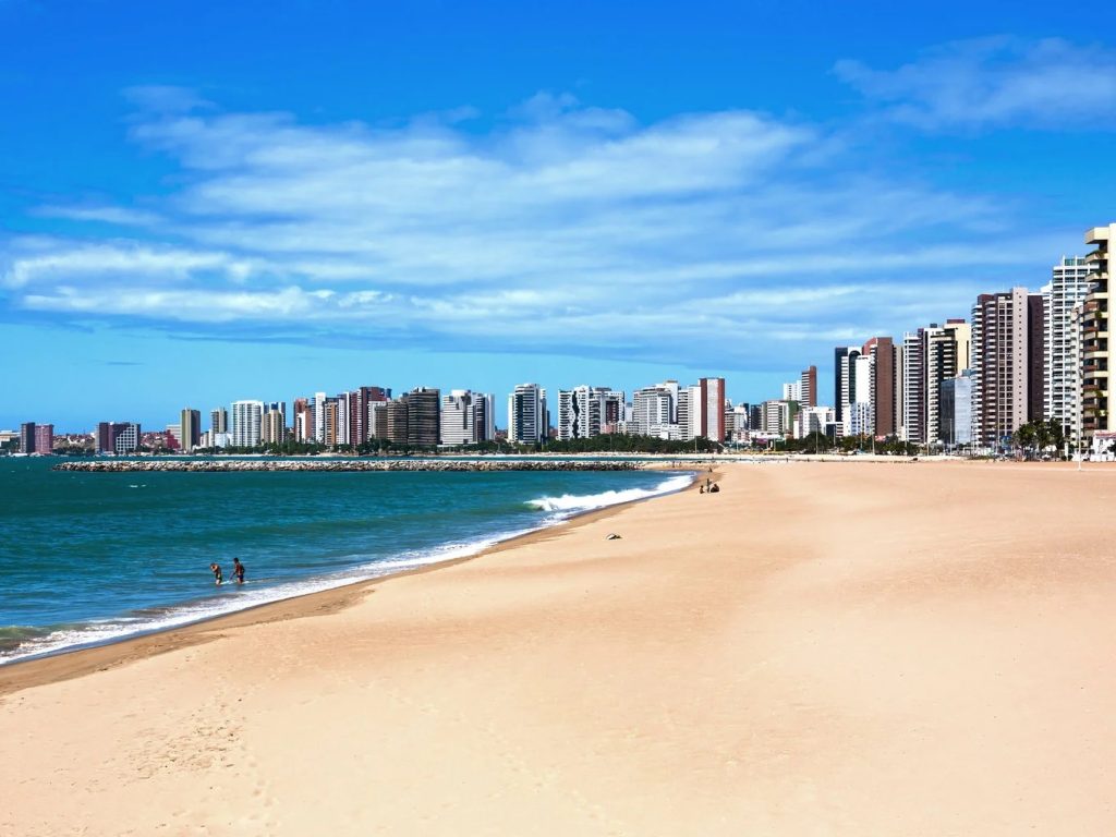 Viajá a Fortaleza, Brasil, desde Uruguay