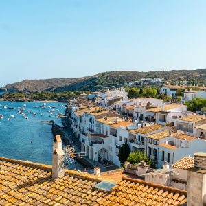 Cadaqués, en la Costa Brava de España - verano europeo junto a Jetmar